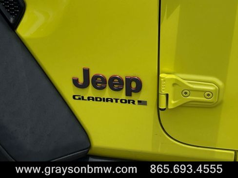 Used 2023 Jeep Gladiator Rubicon w/ Trailer Tow Package AWD/4WD image 10