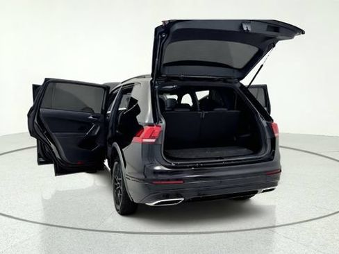Used 2020 Volkswagen Tiguan SE R-Line FWD image 17