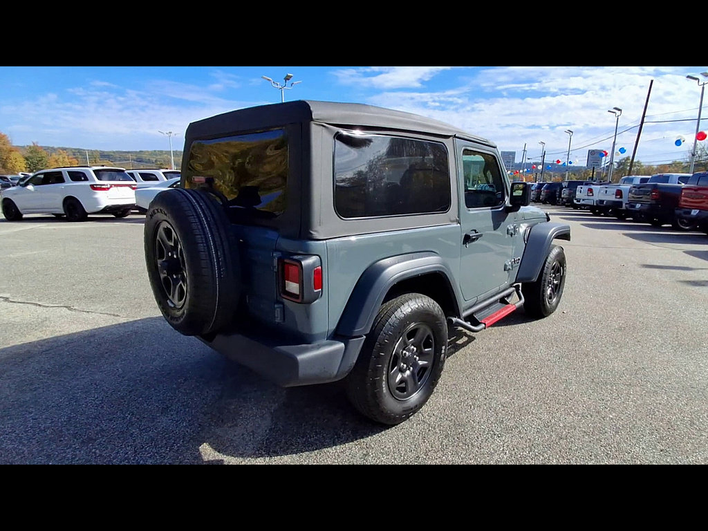 Used 2025 Jeep Wrangler Sport AWD/4WD image 8