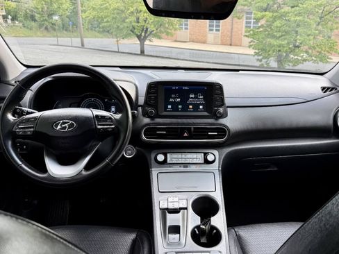 Used 2021 Hyundai Kona Limited w/ Cargo Package FWD image 14