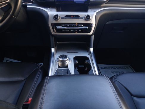 Used 2022 Ford Explorer XLT w/ Equipment Group 202A image 11