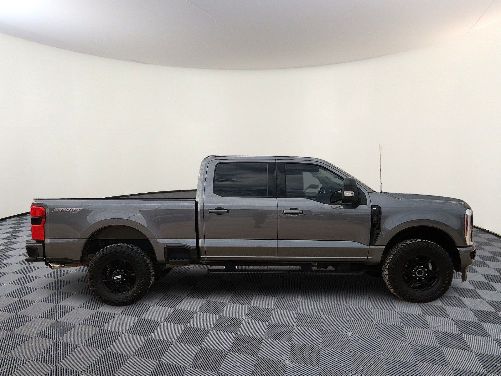 Used 2024 Ford F250 XLT w/ XLT Premium Package AWD/4WD image 5