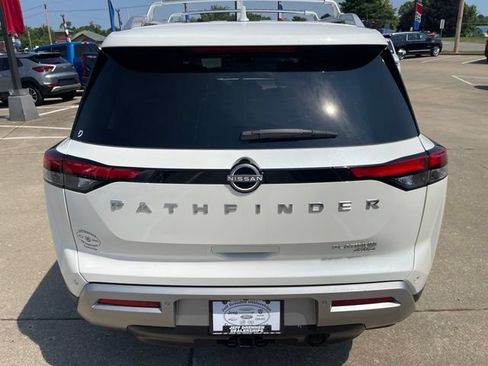 Used 2024 Nissan Pathfinder Platinum w/ Cargo Package AWD/4WD image 6