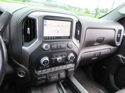 Used 2022 GMC Sierra 3500 Denali w/ Denali Ultimate Package AWD/4WD image 33