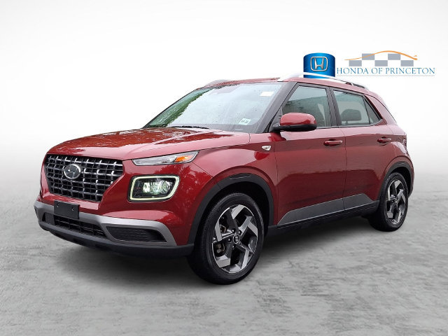 Used 2024 Hyundai Venue Limited FWD image 3