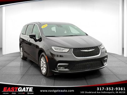 Used 2024 Chrysler Pacifica Touring-L