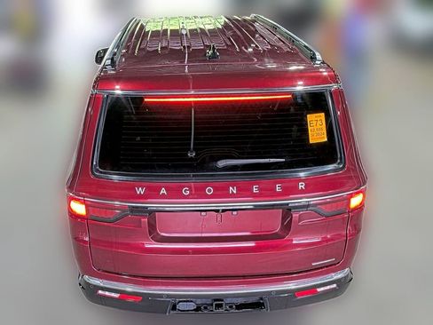 Used 2024 Jeep Wagoneer L Series II w/ Flexible Seating Group AWD/4WD image 14