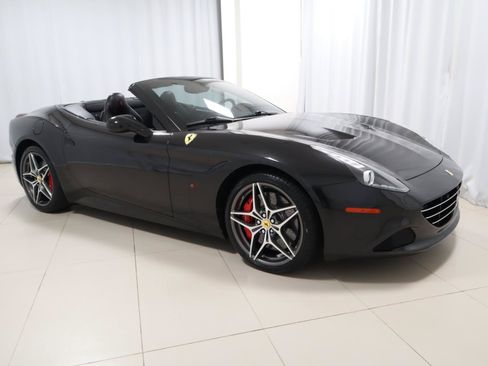 Used 2016 Ferrari California T RWD image 6