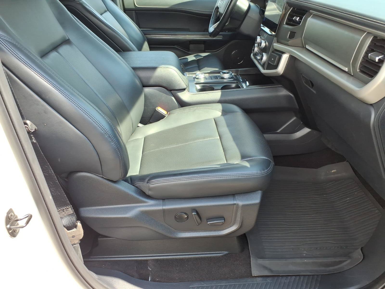 Used 2022 Ford Expedition Max XLT AWD/4WD image 8