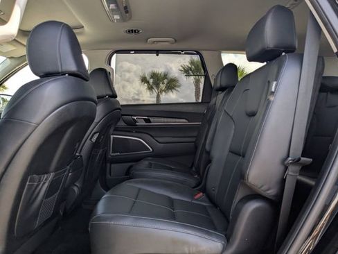 Certified 2024 Kia Telluride EX w/ EX Captain's Chair Package AWD/4WD image 16