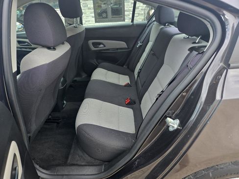 Used 2014 Chevrolet Cruze LS image 9