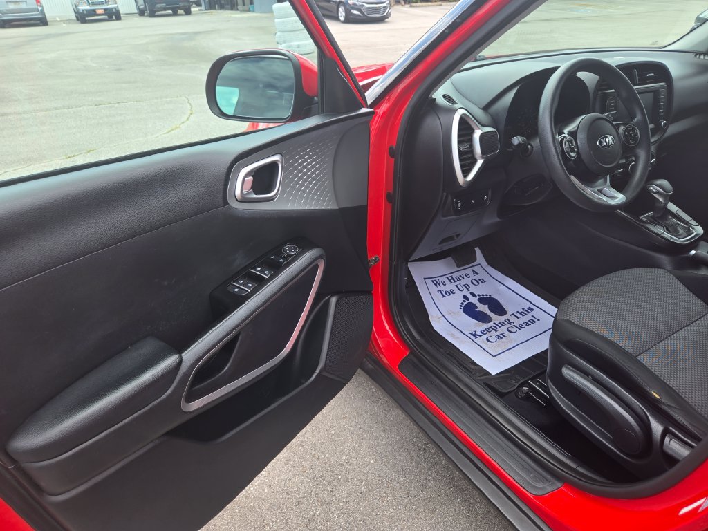Used 2020 Kia Soul LX FWD image 6
