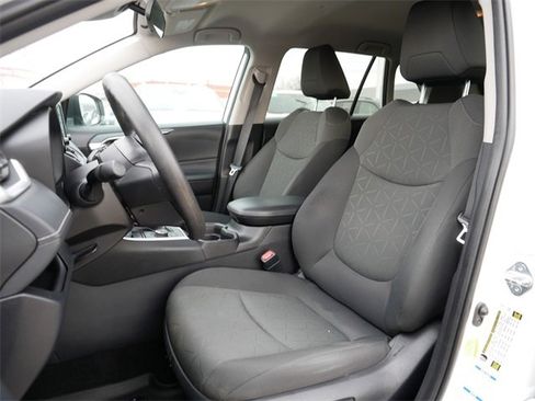 Used 2021 Toyota RAV4 XLE image 15