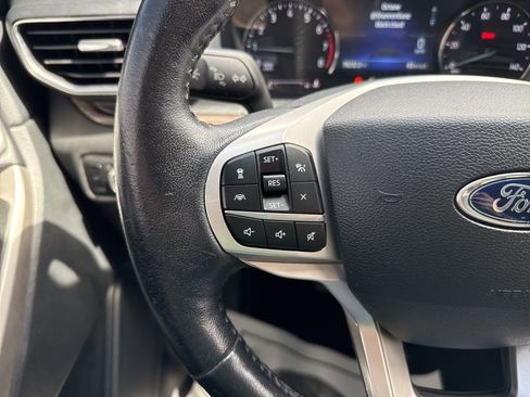 Used 2023 Ford Explorer Limited image 11