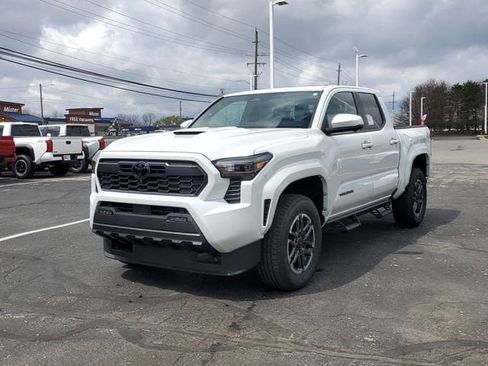 New 2026 Toyota Tacoma TRD Sport AWD/4WD image 2