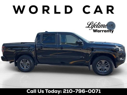 Used 2025 Nissan Frontier SV w/ SV Convenience Package RWD image 2