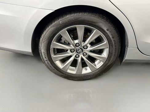 Used 2017 Toyota Camry XLE FWD image 33