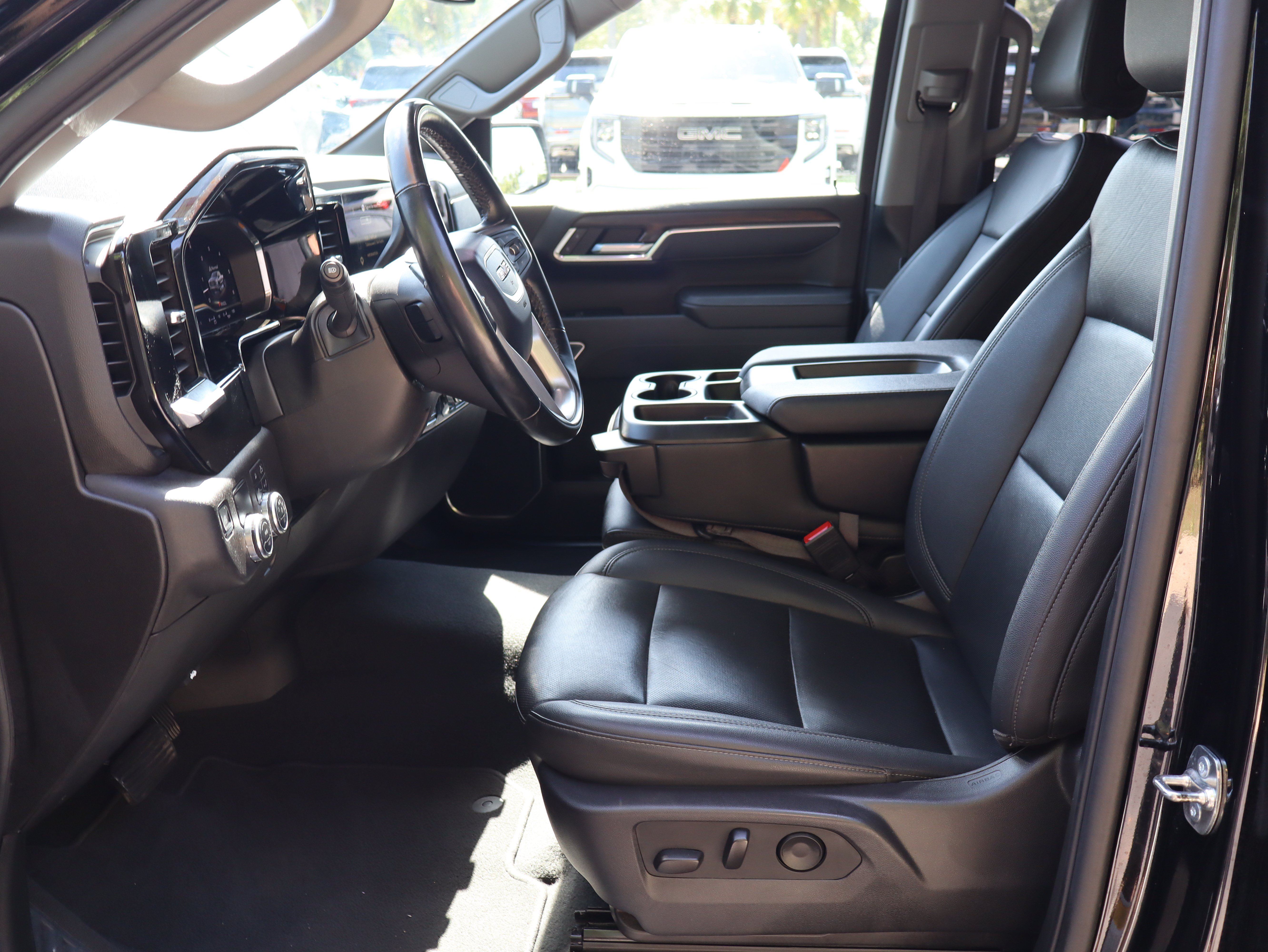 Used 2025 GMC Sierra 1500 SLT RWD image 22