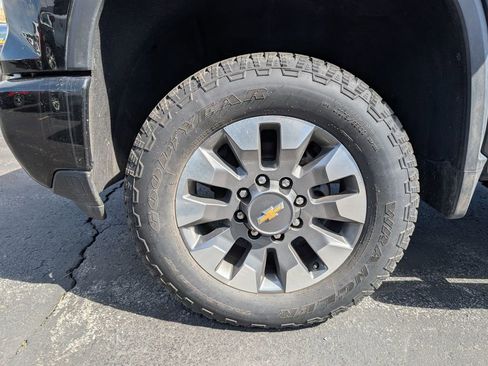 Used 2025 Chevrolet Silverado 2500 Custom w/ Custom Value Package AWD/4WD image 6