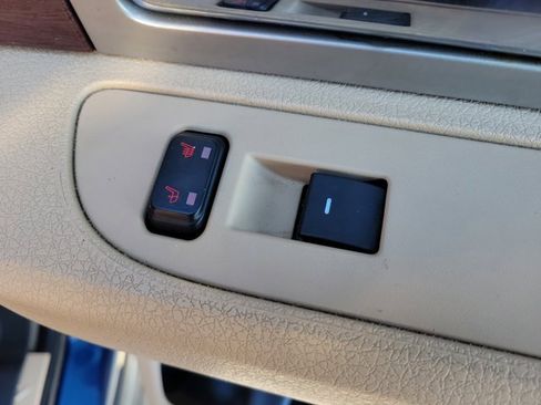 Used 2013 Ford F150 King Ranch w/ King Ranch Luxury Pkg image 12