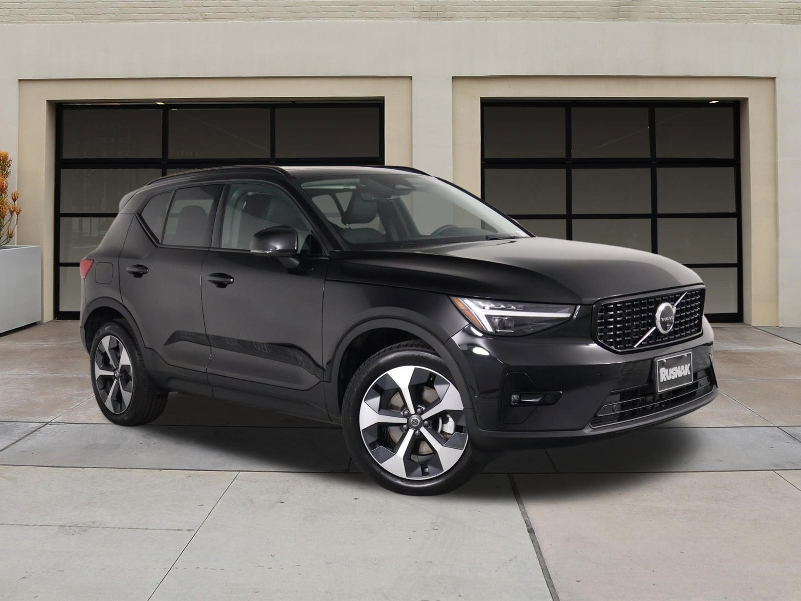 Certified 2026 Volvo XC40 B5 Plus AWD/4WD image 34