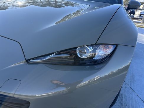 Used 2023 MAZDA MX-5 Miata Grand Touring w/ Weather Package image 11