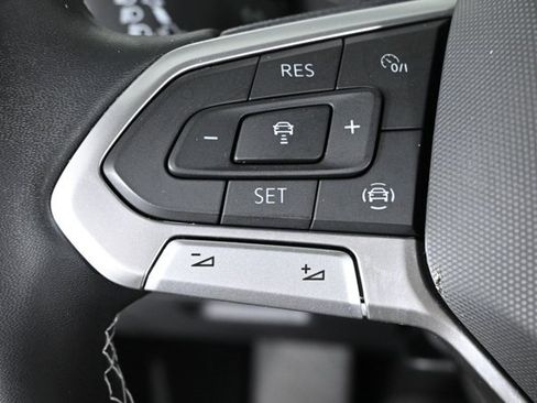 Certified 2022 Volkswagen Atlas Cross Sport SE w/ Panoramic Sunroof Package image 22