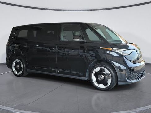 Used 2025 Volkswagen ID. Buzz Pro S RWD image 2