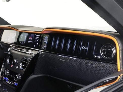 New 2026 Rolls-Royce Cullinan Black Badge image 24