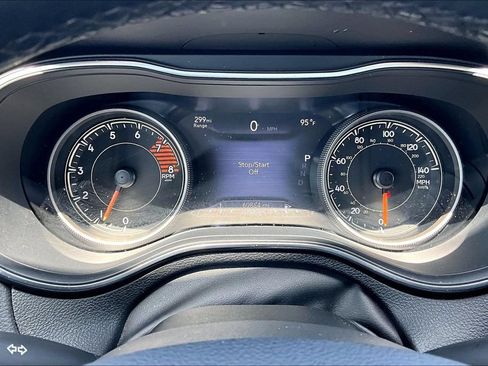 Used 2019 Jeep Cherokee Limited AWD/4WD image 22