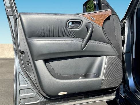 Certified 2017 INFINITI QX80 4WD w/ Driver Assistance Package image 19