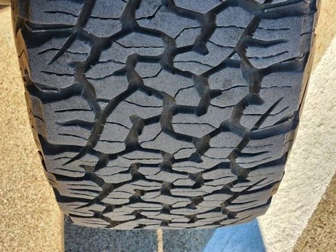 Used 2024 Chevrolet Silverado 1500 LT Trail Boss w/ Convenience Package II image 19