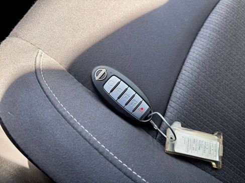 Used 2025 Nissan Altima 2.5 SV FWD image 21