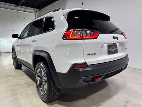 Used 2019 Jeep Cherokee Trailhawk AWD/4WD image 5
