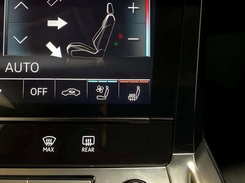 Used 2024 Audi Q8 e-tron Premium Plus w/ Premium Plus Package image 57