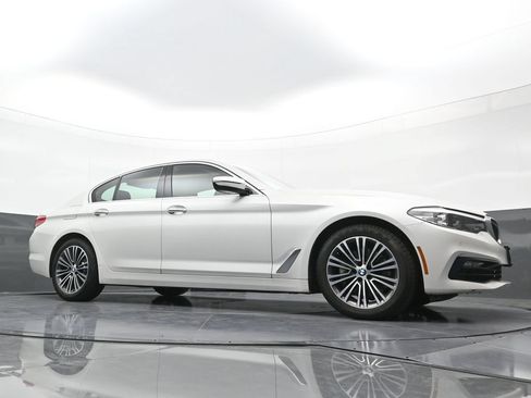 Used 2018 BMW 530i xDrive AWD/4WD image 21