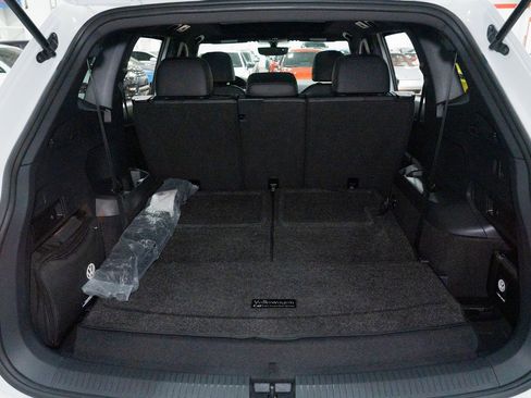 Used 2020 Volkswagen Tiguan SE R-Line w/ 3rd Row Seat Package image 27