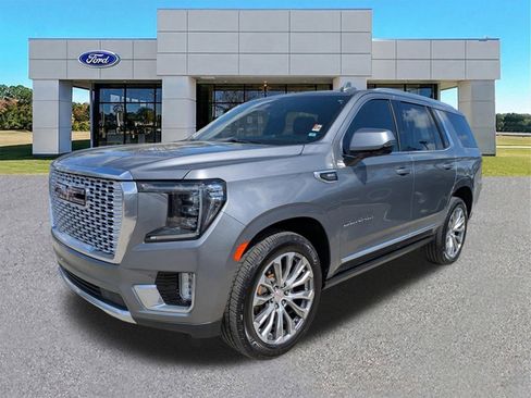 Used 2022 GMC Yukon Denali w/ Denali Premium Package image 5