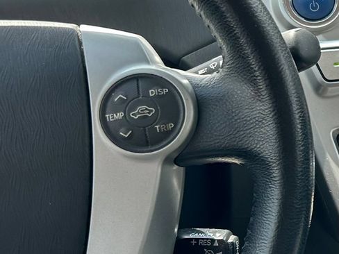 Used 2013 Toyota Prius V Five FWD image 35