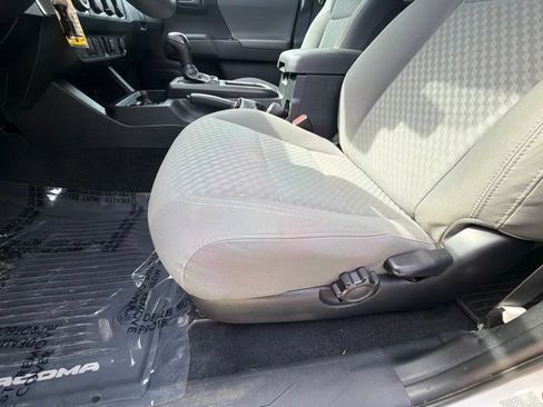 Used 2020 Toyota Tacoma SR AWD/4WD image 22