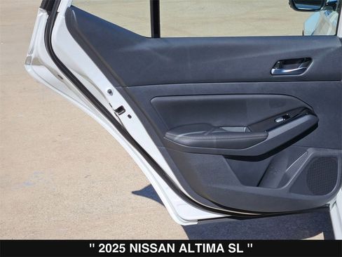 New 2025 Nissan Altima 2.5 SL image 18