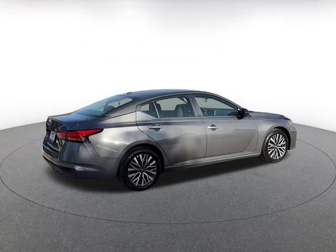 Used 2025 Nissan Altima 2.5 SV image 15