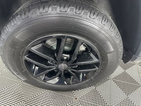 Certified 2022 Jeep Grand Cherokee Limited AWD/4WD image 10