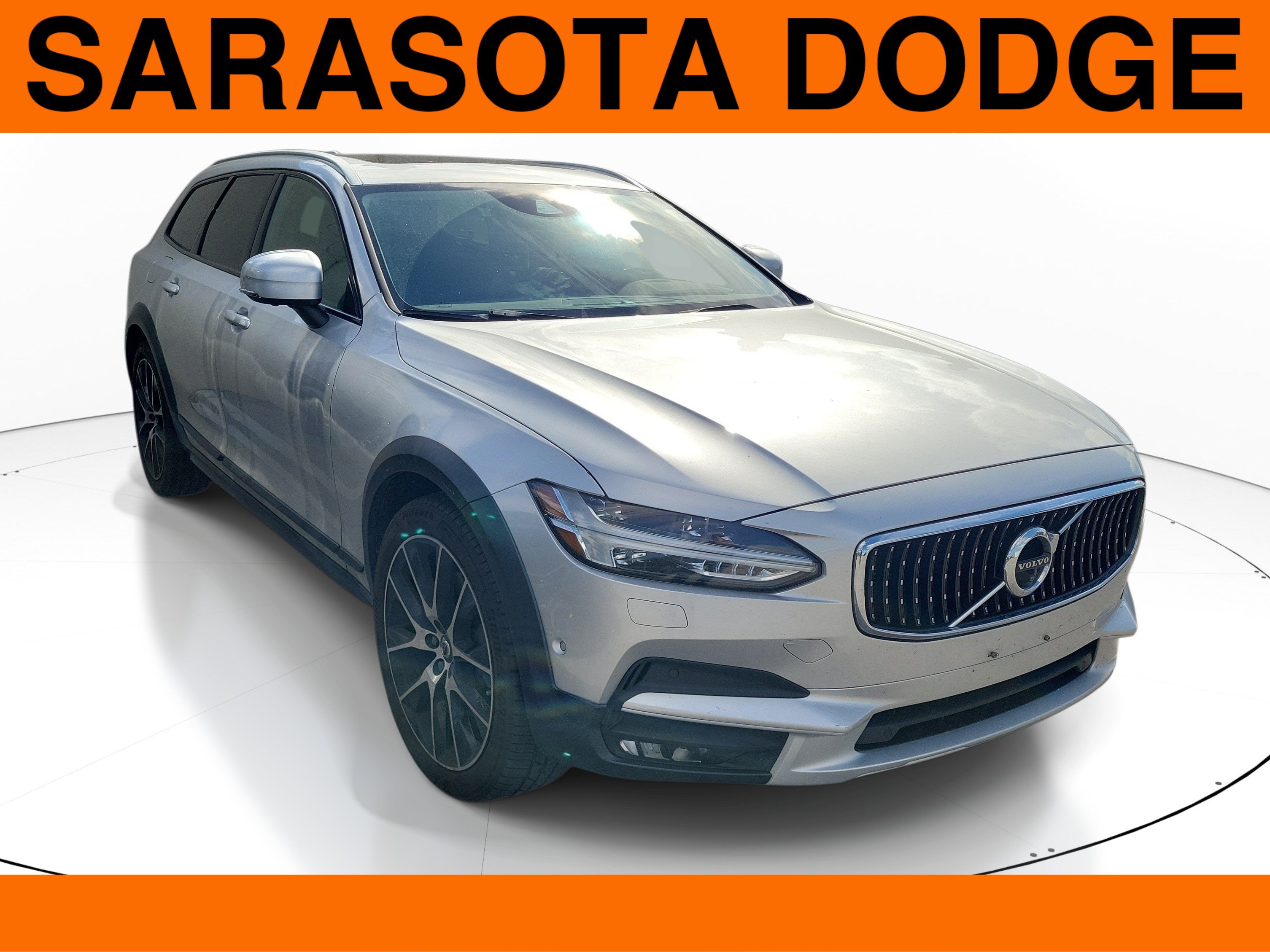 Used 2017 Volvo V90 T6 Cross Country AWD/4WD image 1