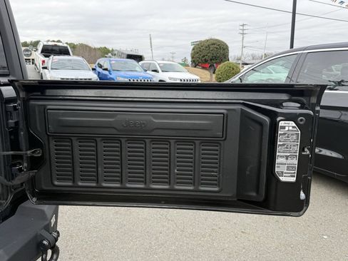 Used 2019 Jeep Wrangler Unlimited Sahara w/ Cold Weather Group image 6