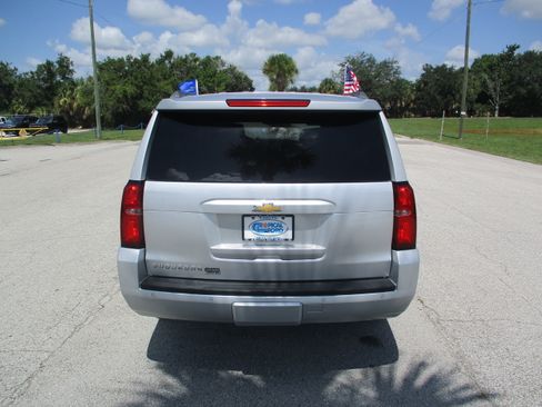 Used 2018 Chevrolet Suburban LT RWD image 6