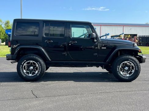 Used 2016 Jeep Wrangler Unlimited Sahara AWD/4WD image 43