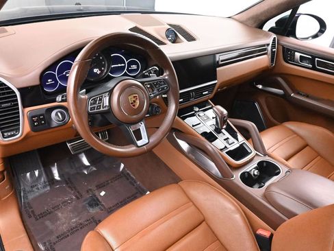 Used 2021 Porsche Cayenne Turbo w/ Premium Package Plus AWD/4WD image 14