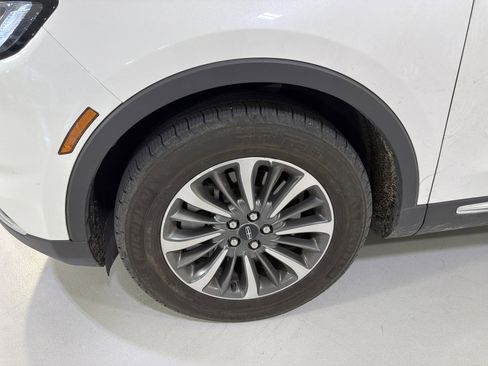 Used 2022 Lincoln Nautilus FWD w/ Premium Package image 13
