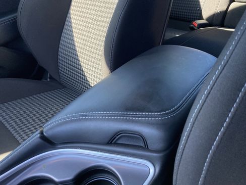 Used 2019 Dodge Challenger R/T image 34